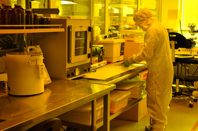 Student working in the MEMS facility.